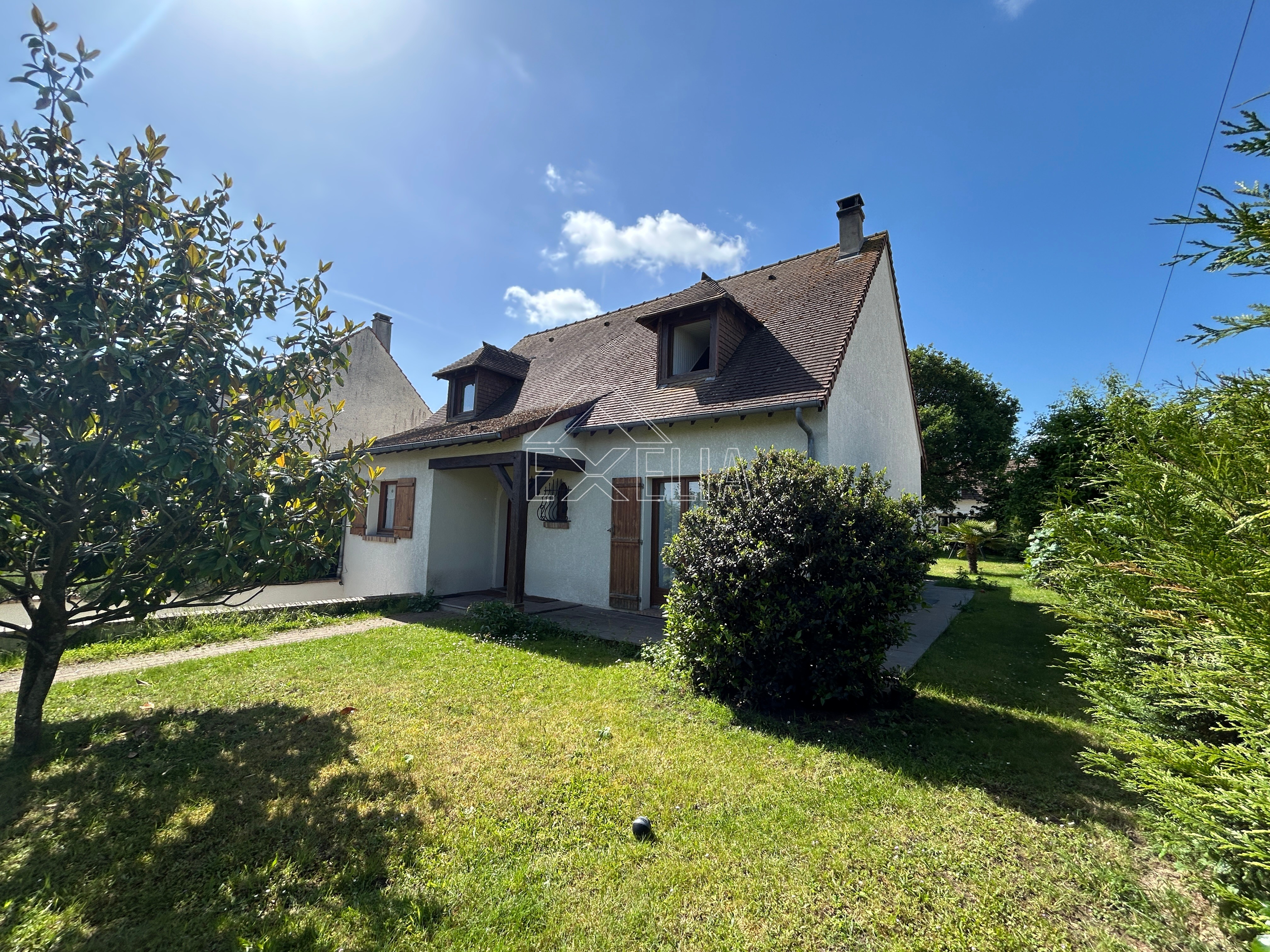 Maison 6 pièces 120 m² avec grand jardin de 962 m² à Rosny-sur-Seine